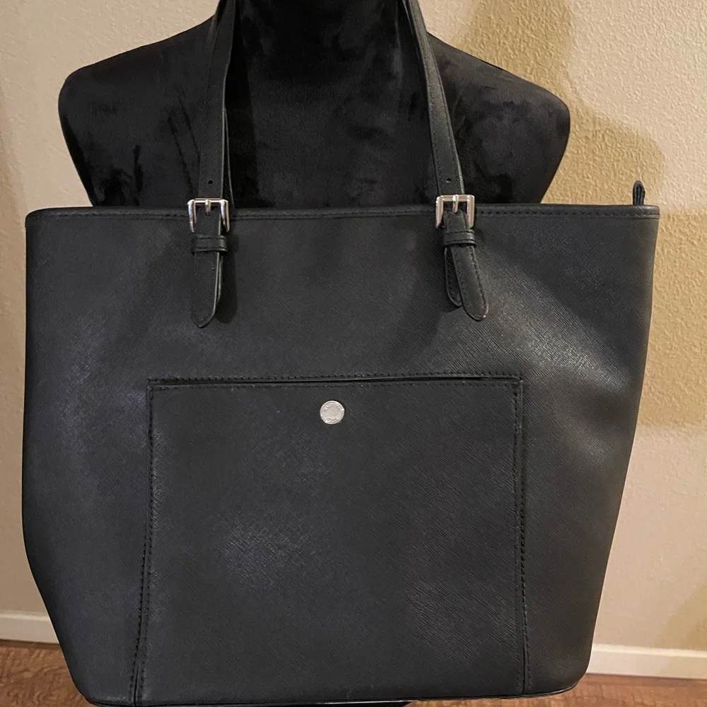 Michael Kors Elegant Black Tote - Picture 1 of 6